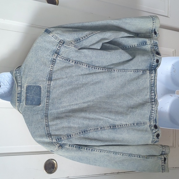 Levi's Jean Jacket - Picture 2 of 7